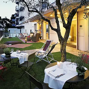 4* Hotel D-place &